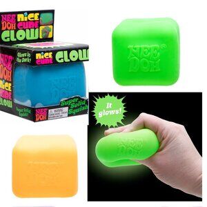 NeeDoh Nice Cube Glow -Sensory  with a Super Solid in The Dark One  Per Orden